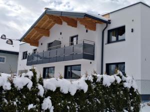 Budova, kde se aparthotel nachází + 186 fotografií