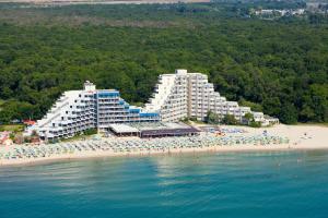 an aerial view of a beach with a group of people at Hotel Mura in Albena