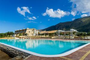 Swimmingpoolen hos eller tæt på Borgo Aranci - Villa Tulipano