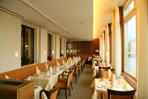 En restaurang eller annat matställe på Ringhotel Hotel Zum Stein