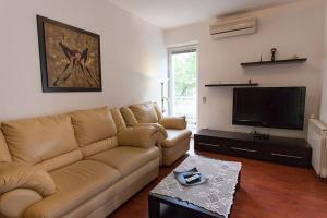 Ein Sitzbereich in der Unterkunft Seaview Apartment Omisalj 3623-2