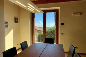 Zdjęcie z galerii obiektu Villa Sinfonia w mieście Polpenazze del Garda