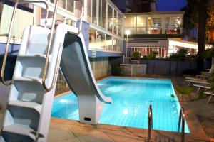 Bazén v ubytování Hotel Diamond nebo v jeho okolí
