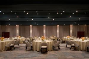 Flamingo Resort & Spa Santa Rosa Sonoma, Tapestry by Hilton餐厅或其他用餐的地方