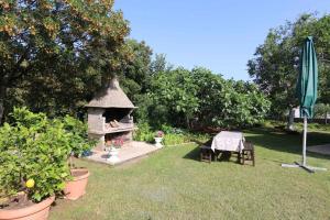 Vonkajšia záhrada v ubytovaní Apartment in Silo/Insel Krk 14540