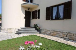 Vonkajšia záhrada v ubytovaní Apartment in Silo/Insel Krk 14540