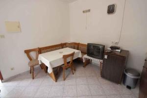 Posezení v ubytování One-Bedroom Apartment Crikvenica 14