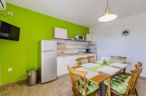 Kuchyňa alebo kuchynka v ubytovaní Apartment in Crikvenica 5267