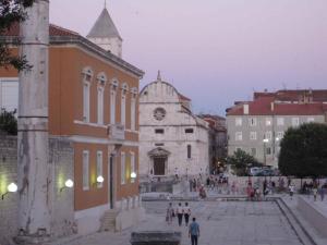 Goście zatrzymujący się w obiekcie Apartment in Zadar - Zadar Riviera 7970