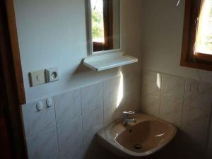 Kúpeľňa v ubytovaní Holiday home in Stipoklasy 1175