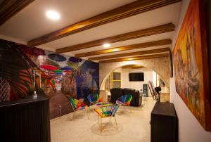 Posezení v ubytování Hostal El Bando