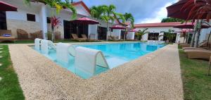 Swimming pool sa o malapit sa Blue Planet Panglao