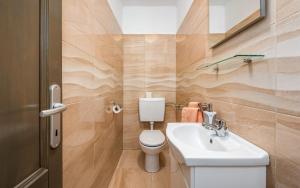 Koupelna v ubytování Apartments Drenje