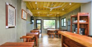 Restoran atau tempat lain untuk makan di 里夏民宿.墾丁後壁湖