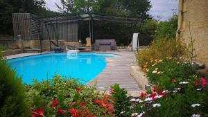 Πισίνα στο ή κοντά στο La Villa des Coteaux