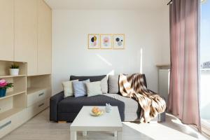 Zdjęcie z galerii obiektu Metro Bielany Apartments by Noclegi Renters w Warszawie