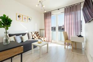 Zdjęcie z galerii obiektu Metro Bielany Apartments by Noclegi Renters w Warszawie