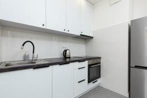 Zdjęcie z galerii obiektu Metro Bielany Apartments by Noclegi Renters w Warszawie