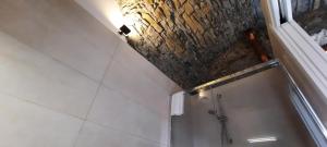 Olimpo Affittacamere tesisinde bir banyo