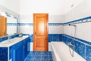 Ένα μπάνιο στο Villa Su Sole +14 φωτογραφίες