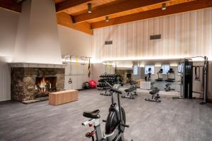 Fitness centrum a/nebo fitness zařízení v ubytování Crowne Plaza Albany - The Desmond Hotel