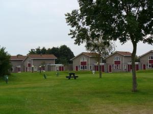 弗蘭納克的住宿－Semi-detached house with a dishwasher, located in Friesland，相簿中的一張相片