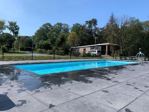 Piscine de l'établissement Holiday home Buitenplaats Holten I ou située à proximité