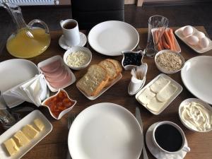 Opțiuni de mic dejun disponibile oaspeților de la Hotel Horizon Kazbegi