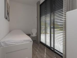 Fotografie z fotogalerie ubytování Villa with private jetty v destinaci Zeewolde