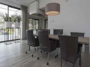 Fotografie z fotogalerie ubytování Villa with private jetty v destinaci Zeewolde + 27 fotografií