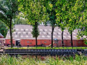 Foto de la galería de Restful Holiday Home with a Private Terrace and hottub en Veendam