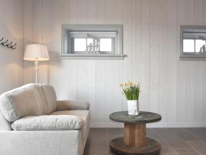 Posezení v ubytování Holiday Home near Groote Keeten Beach + 32 fotografií