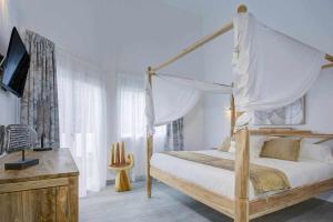 Ένα ή περισσότερα κρεβάτια σε δωμάτιο στο La Oliva Dreams luxury villa +30 φωτογραφίες