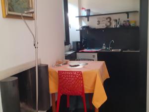Kuchyňa alebo kuchynka v ubytovaní Romeo and Juliet Apartaments