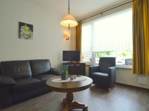Χώρος καθιστικού στο Homely Apartment in Schin op Geul with Terrace