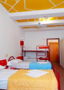 Postel nebo postele na pokoji v ubytování Ostello S. Fosca - CPU Venice Hostels