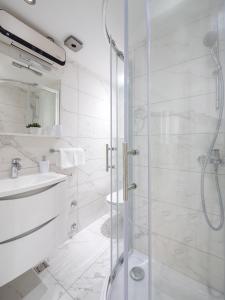 Koupelna v ubytování 3 - beautiful modern apt in the heart of Split