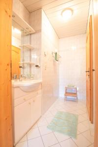 Ванна кімната в Mitterhirschberg, Familie Schweighuber