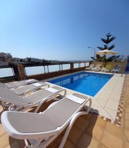 The swimming pool at or close to Villa Las Tres J