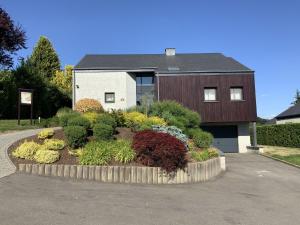 Byggingin sem sumarhúsið er í