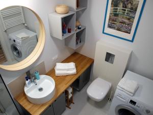 Kúpeľňa v ubytovaní Apartament Metro Kowieńska + 8 fotografií