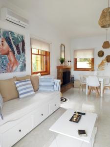 Posezení v ubytování Pelagos House "the seaside experience"