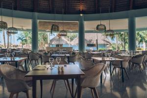 Reštaurácia alebo iné gastronomické zariadenie v ubytovaní Iberostar Selection Hacienda Dominicus