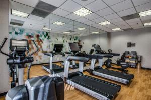 The fitness centre and/or fitness facilities at Hyatt Place Fort Worth / Cityview