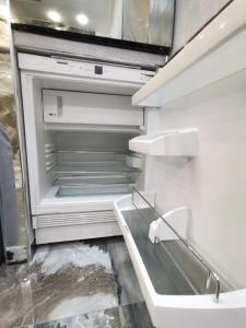 Η κουζίνα ή μικρή κουζίνα στο Видовая 25й этаж. Новый дом. Шалимова, ISIDA. Шулявская, Гарматная, Индустриальный мост. Космополитан. Большевик. Жд вокзал.