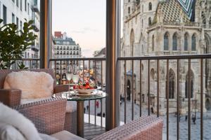 A seating area at DO&CO Hotel Vienna