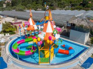 The swimming pool at or close to Alaiye Resort & Spa Hotel - Ultra All Inclusive
