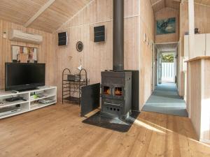 8 person holiday home in Glesborgの見取り図または間取り図