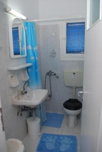 Kylpyhuone majoituspaikassa To Steno