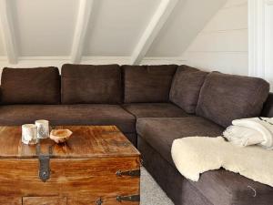 Posezení v ubytování 10 person holiday home in Tornes I Romsdal